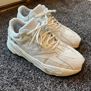 Yeezy 700 Analog Size US11.5 (GUC)